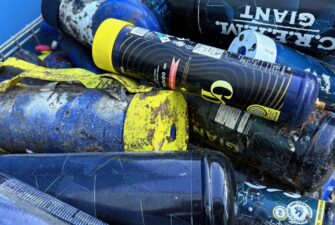 Bouteilles de protoxyde d'azote usagées. ©Séché Environnement