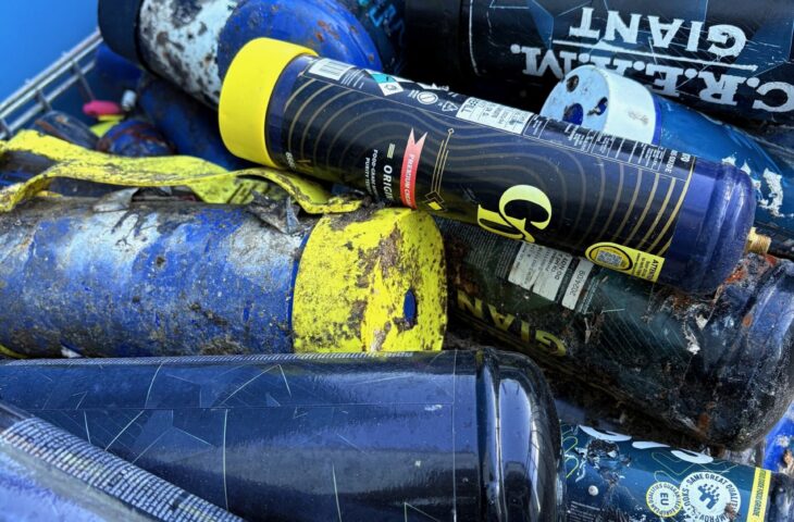 Bouteilles de protoxyde d'azote usagées. ©Séché Environnement